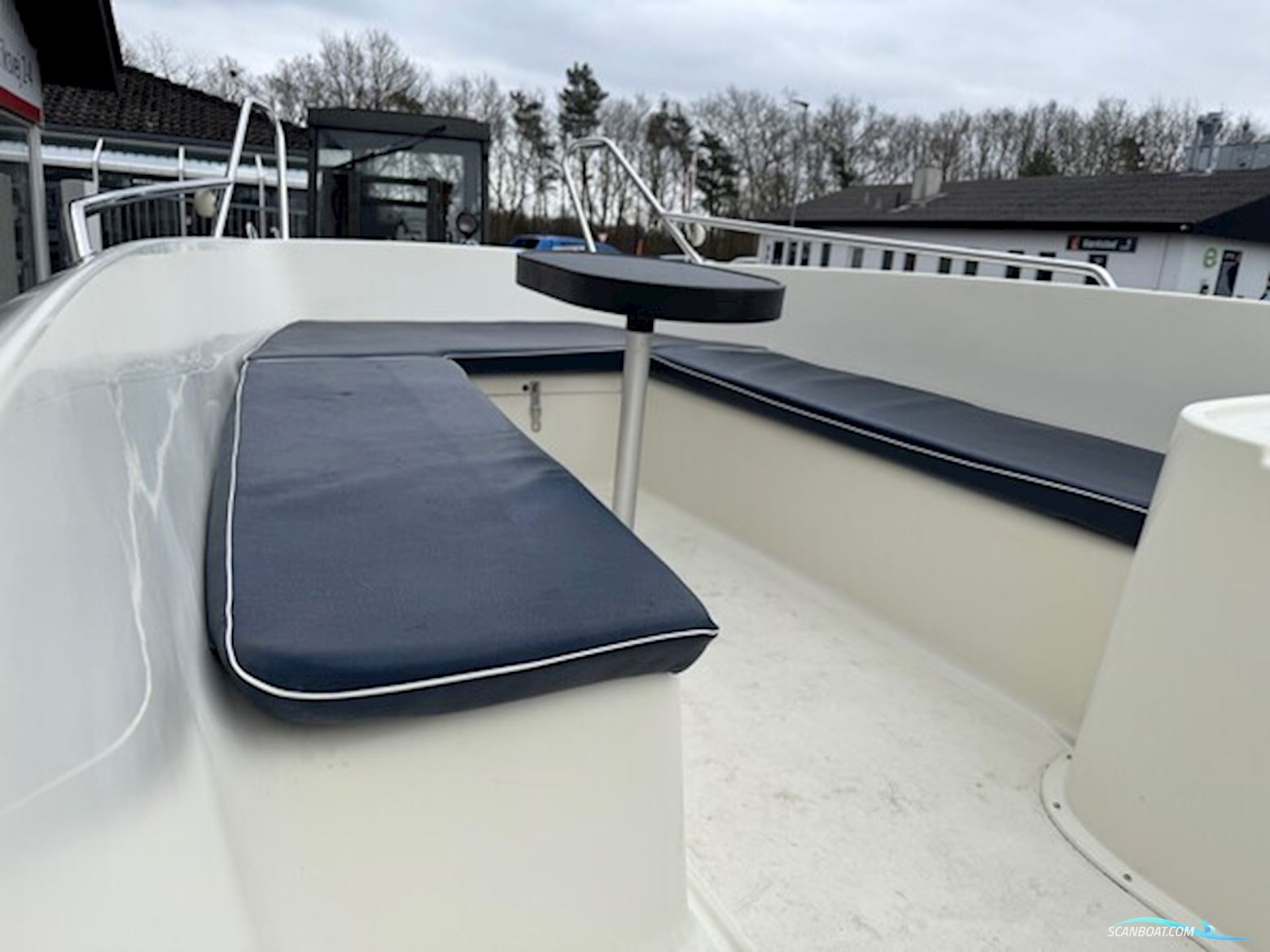 Crescent 491 SC med 60 hk Mercury-EFI og 750 kg Brenderup 18750UB bådtrailer