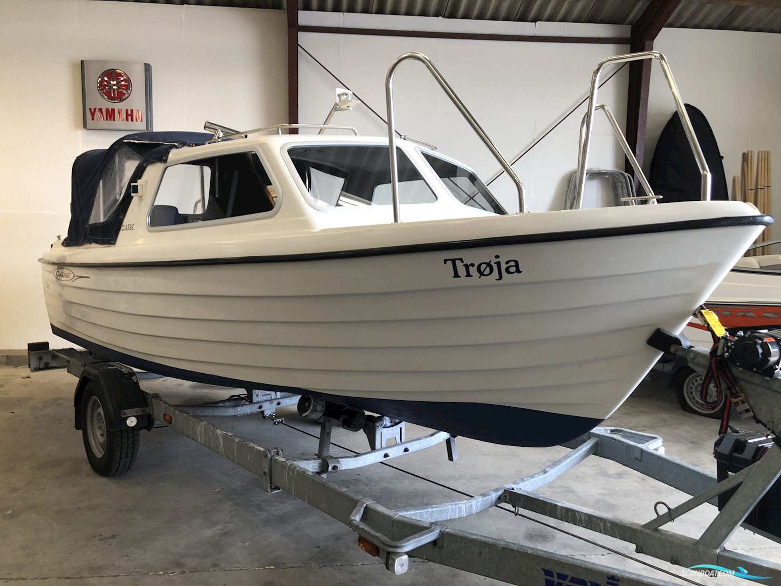 Crescent 535 Classic