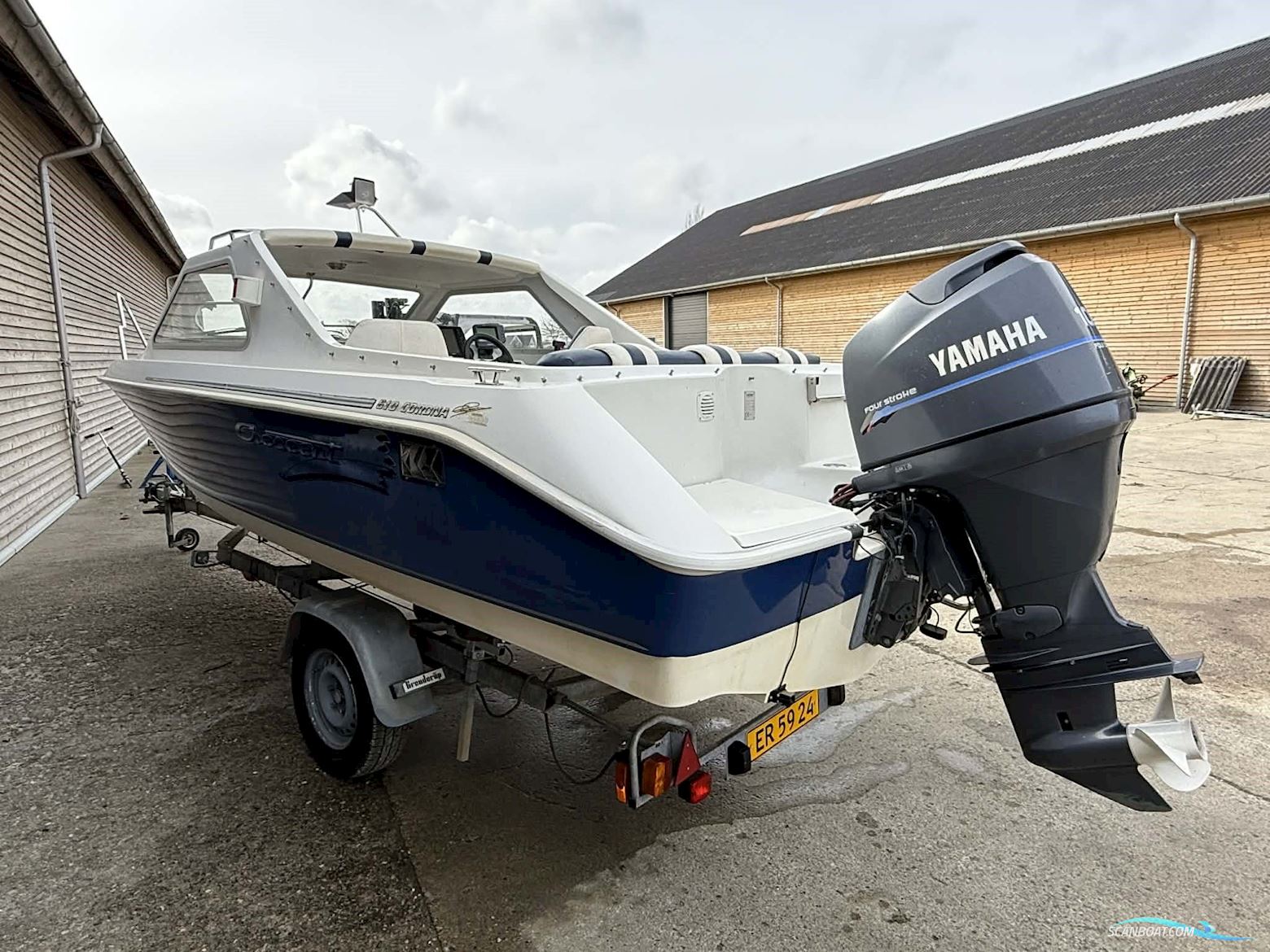 Crescent 610 Corona Med 100 hk Yamaha