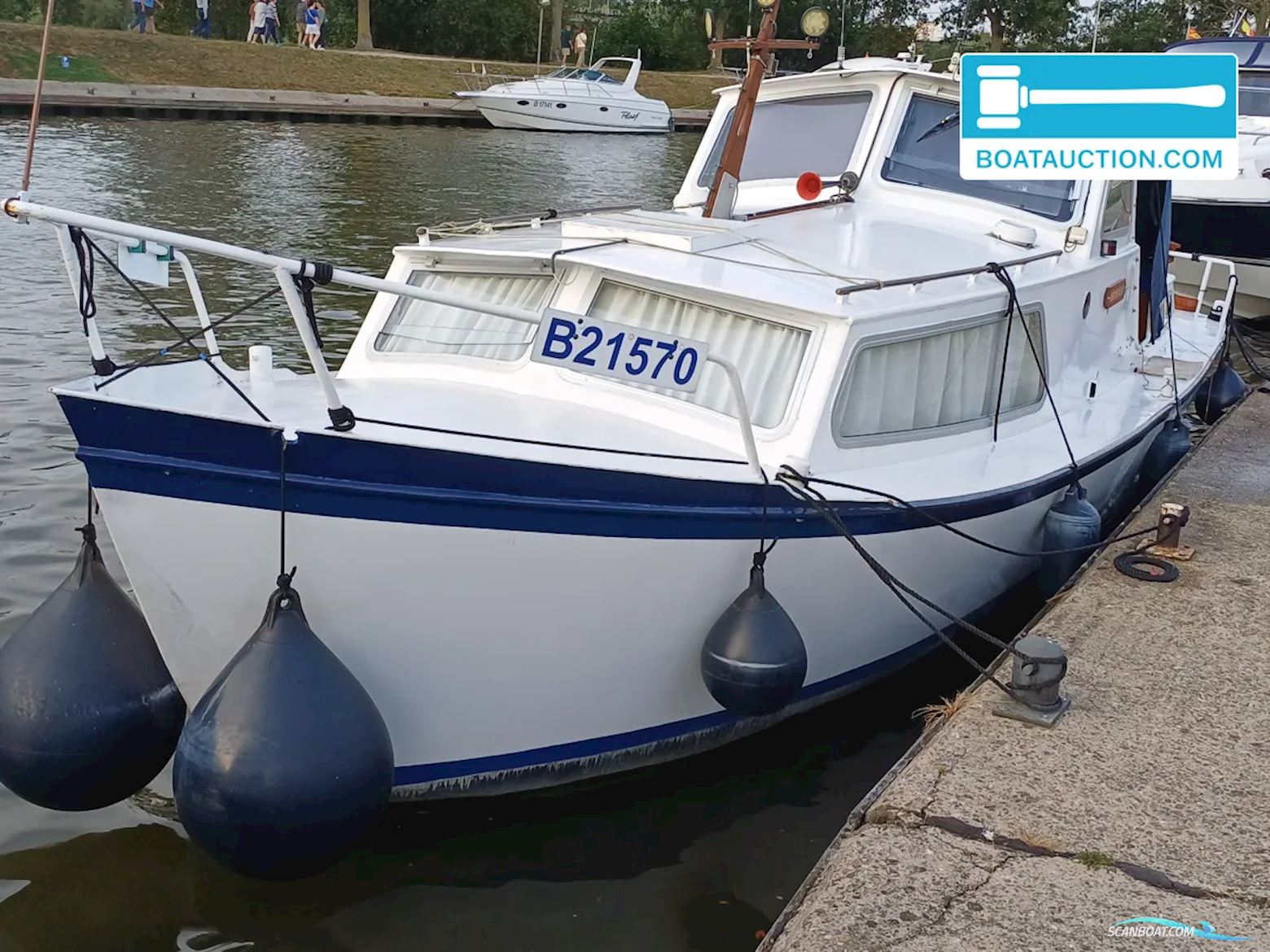 CROWN CRUISER 920 Motorboat 1980, with Peugeot indenor engine, Belgium