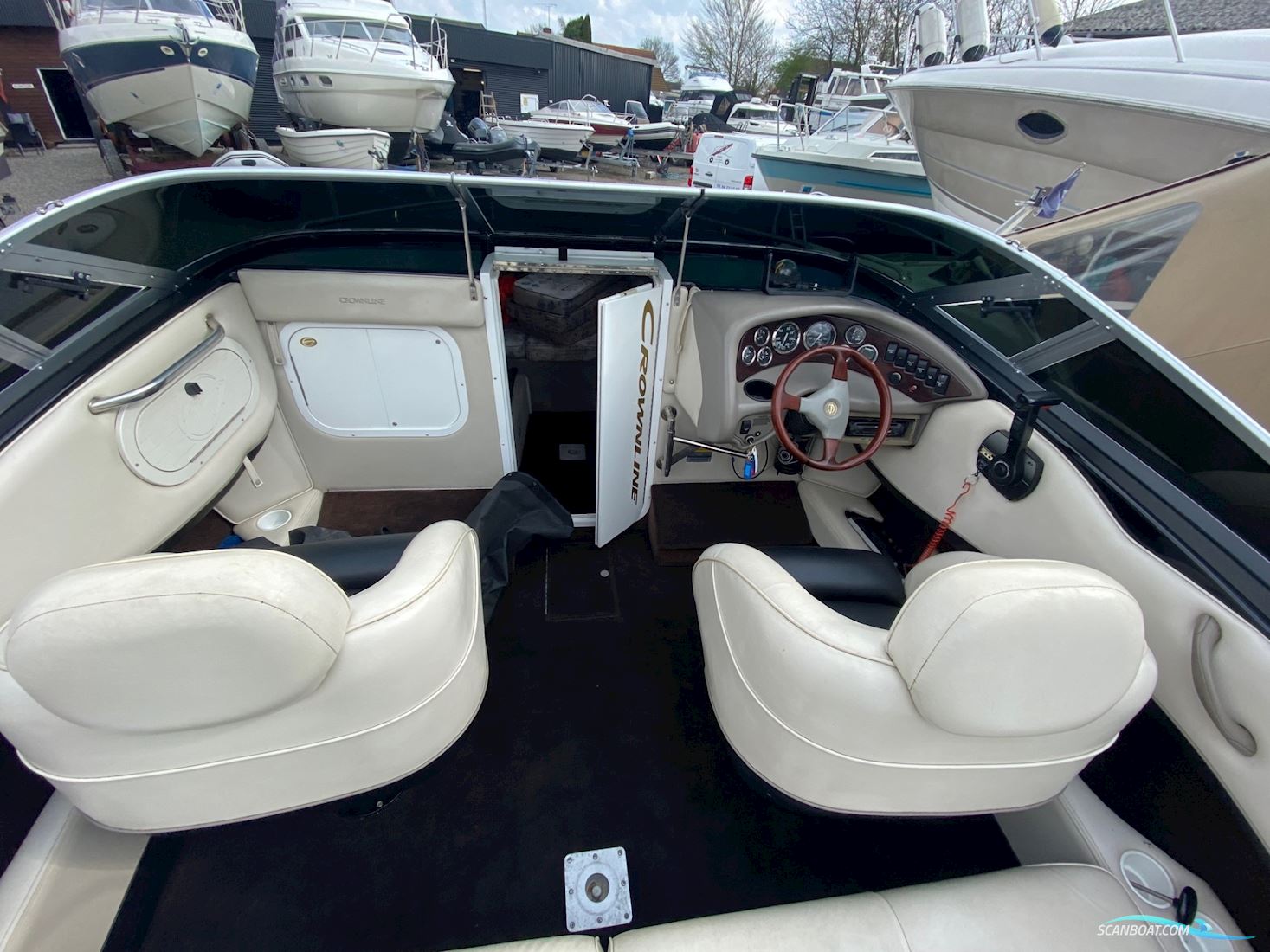 Crownline 225CR