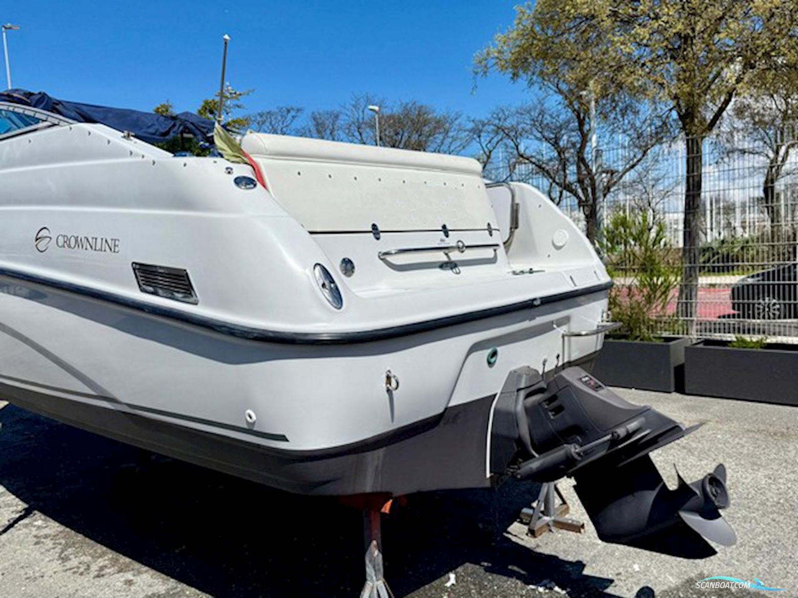 Crownline 230