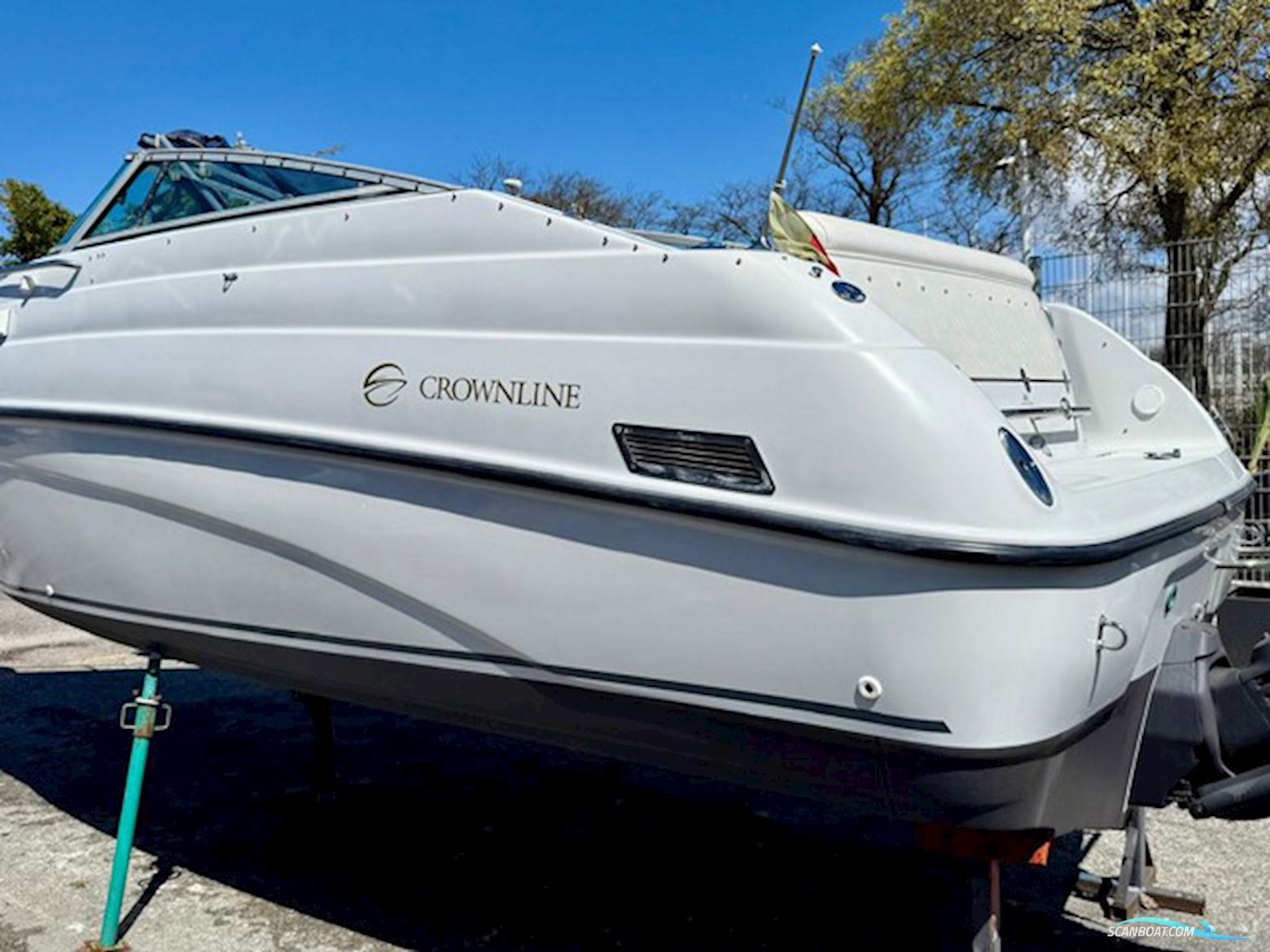 Crownline 230