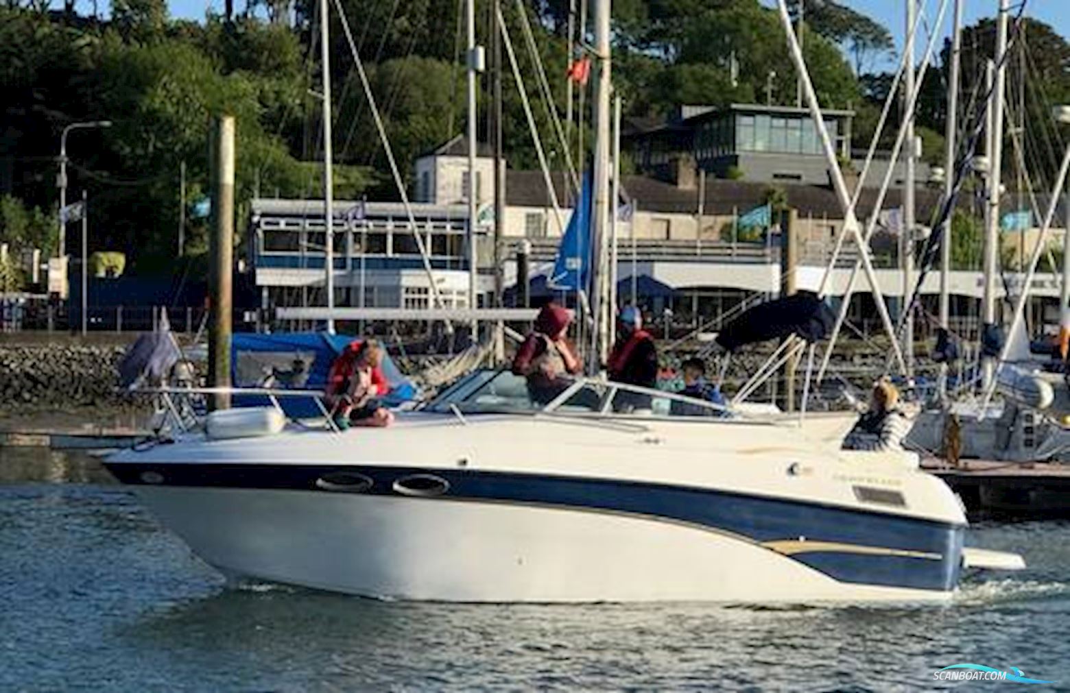 Crownline 242 CR Motorboat 2000, with Volvo engine, Ireland