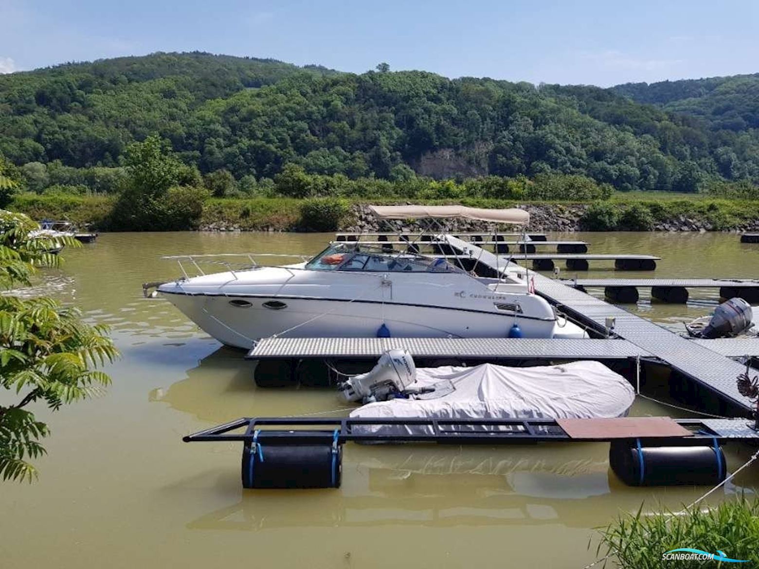 Crownline 242 CR Motorboat 2002, with Mercruiser 6.2 Mpi engine, Austria