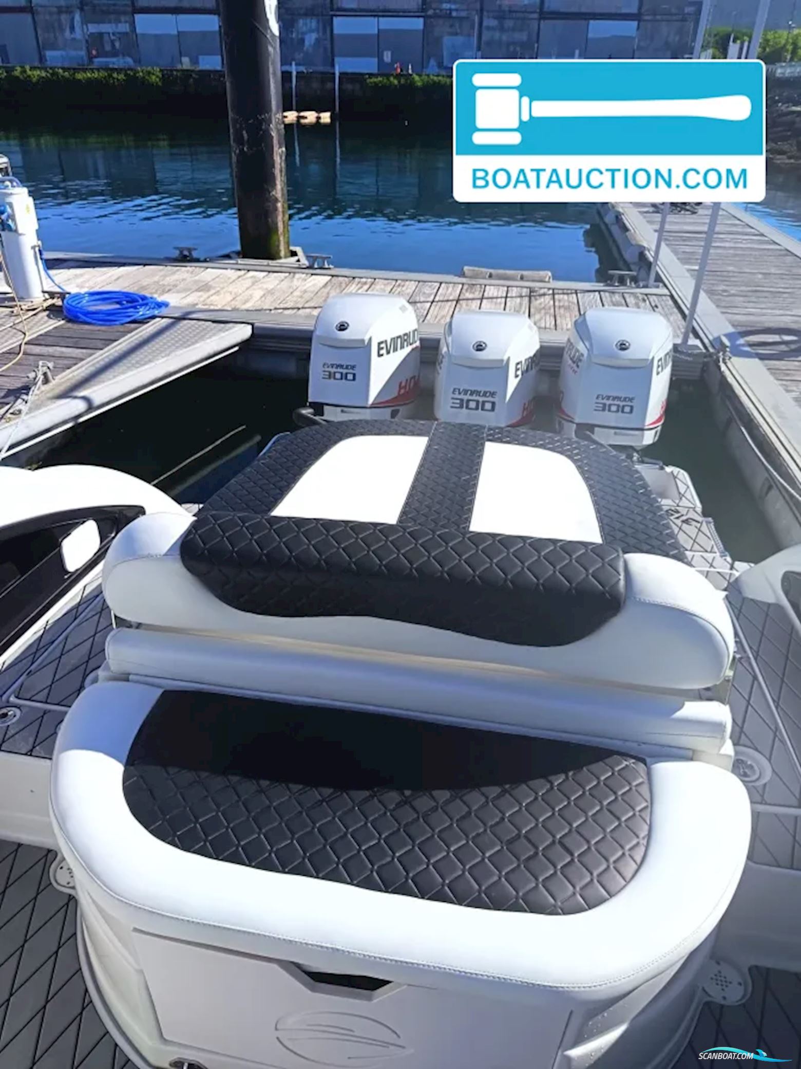 Crownline 315 SCR