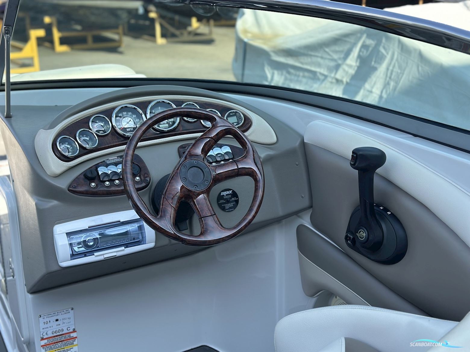 Crownline E6