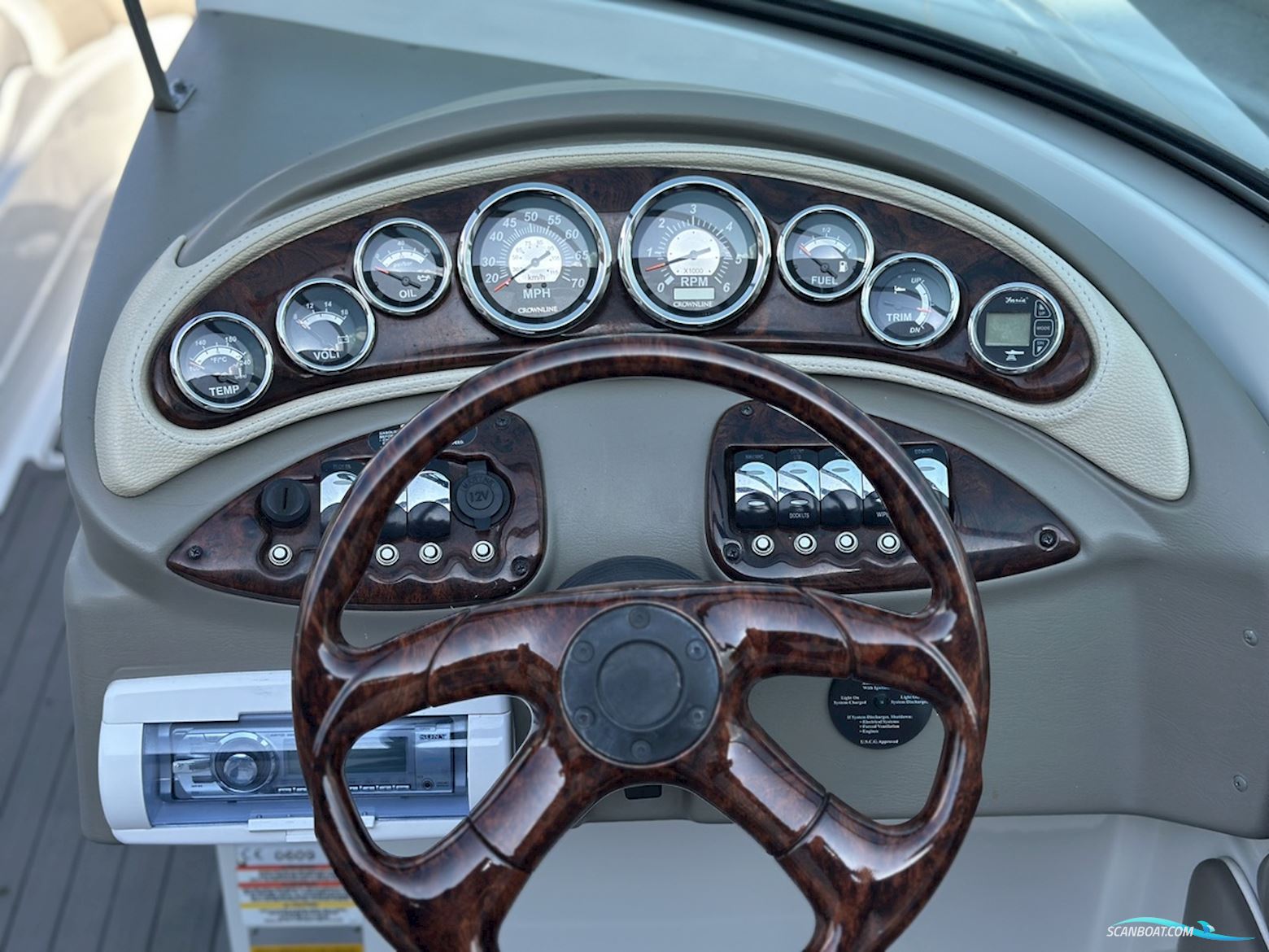 Crownline E6