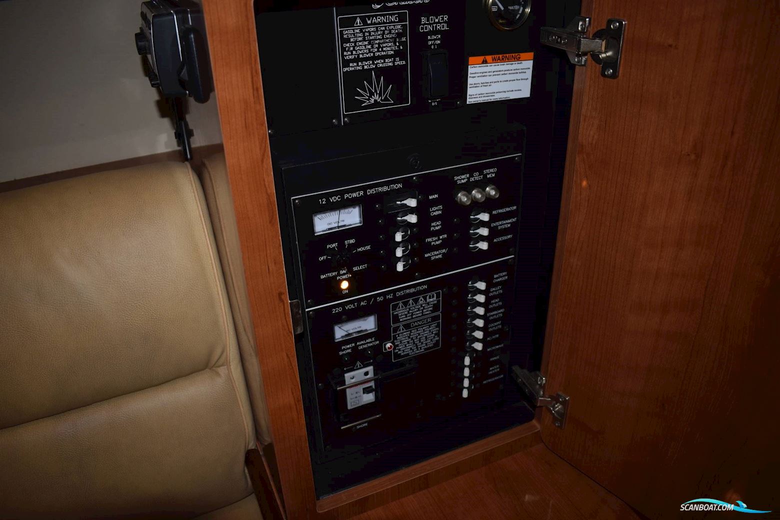 Cruiser Yachts 300 Express - Twin Volvo Penta D3/Udstyr - Diesel