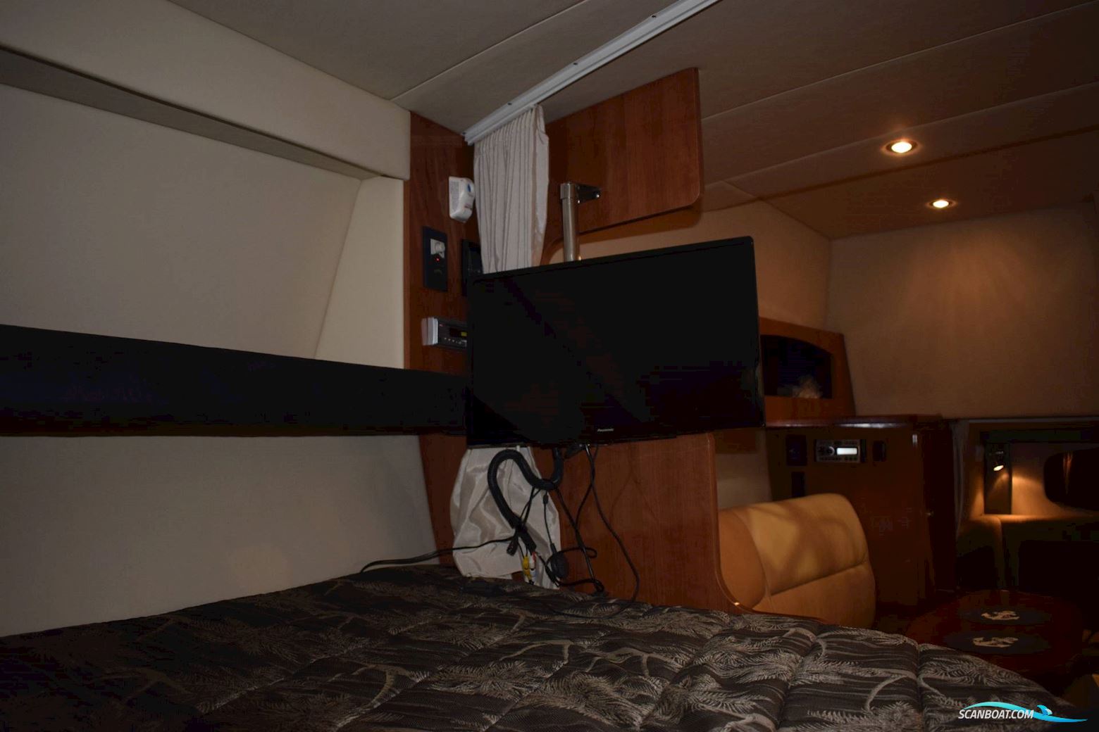 Cruiser Yachts 300 Express - Twin Volvo Penta D3/Udstyr - Diesel