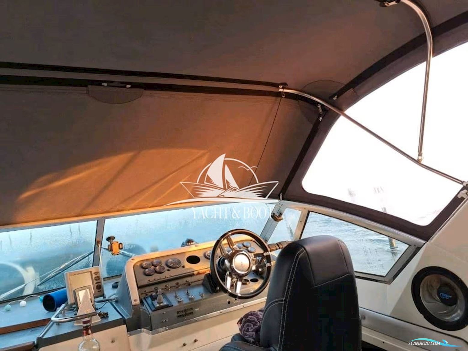 Cruiser Yachts 3270 Esprit