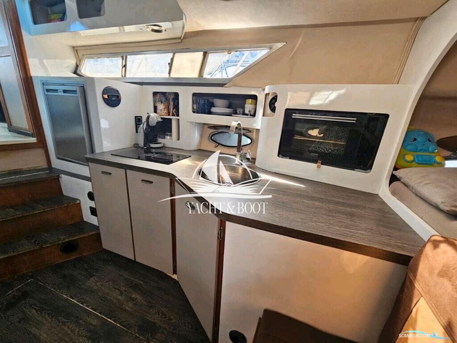 Cruiser Yachts 3270 Esprit