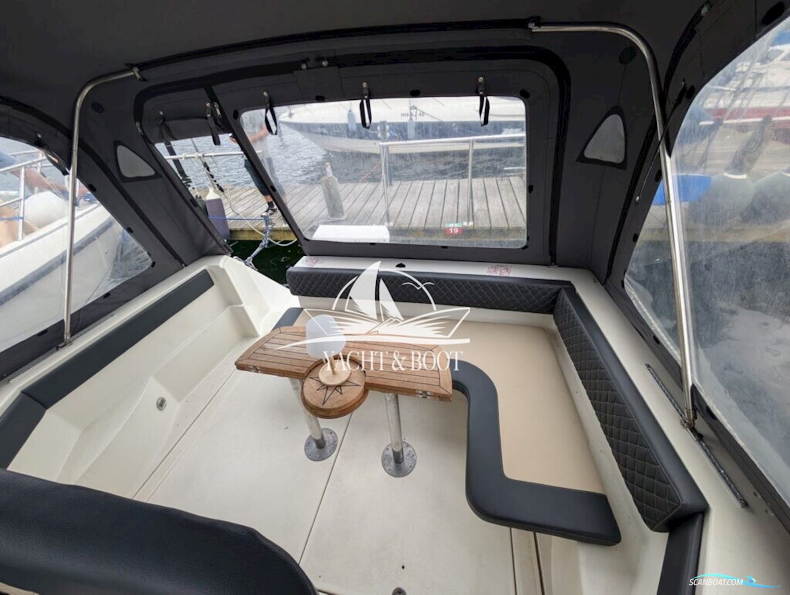 Cruiser Yachts 3270 Esprit