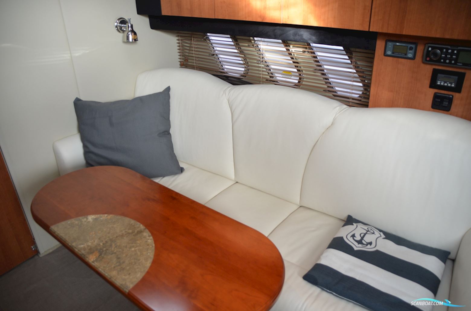 CRUISERS 330 Express