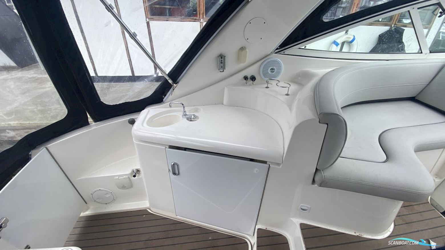 Cruisers Yacht 340 Express