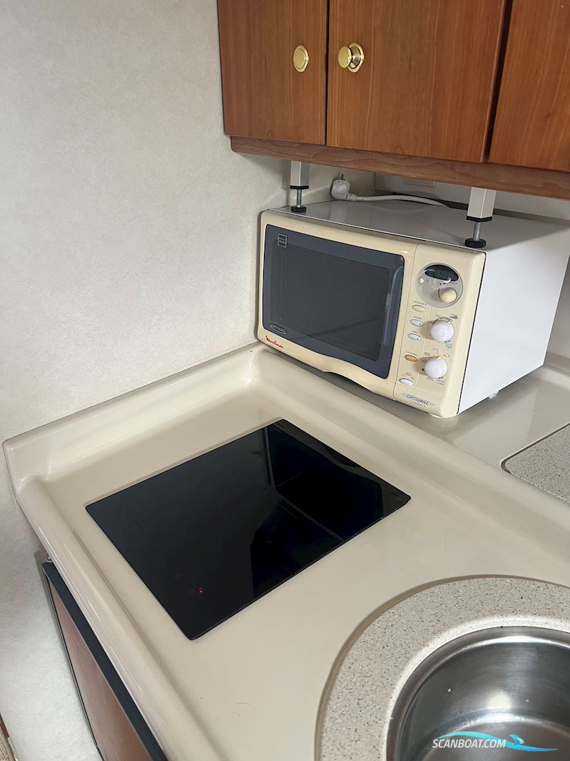 Cruisers Yacht Rouge 3075