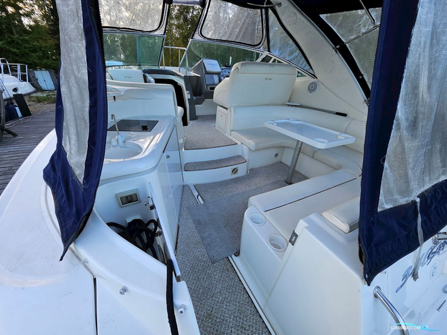 Cruisers Yachts 340 Express