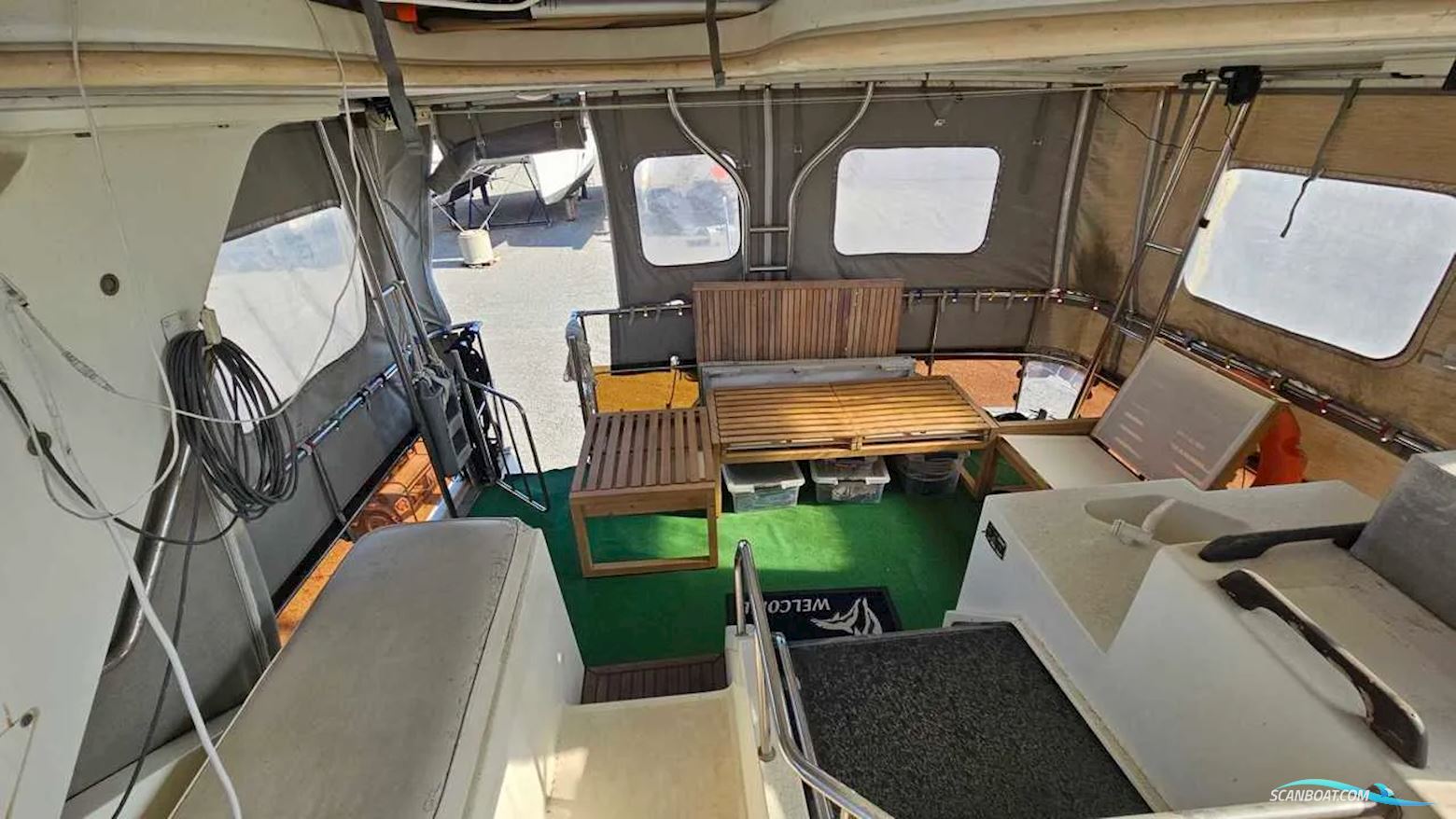 Cruisers Yachts 3850 Aft