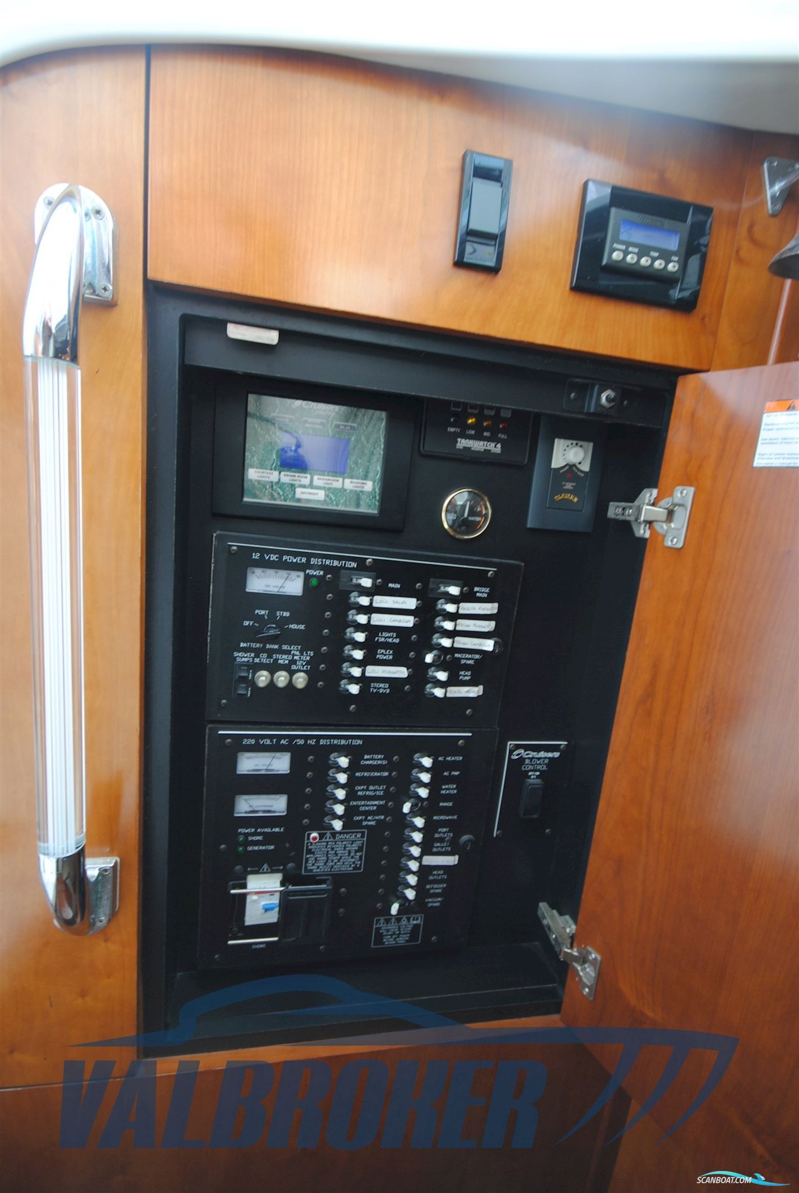 Cruisers Yachts 390 SC