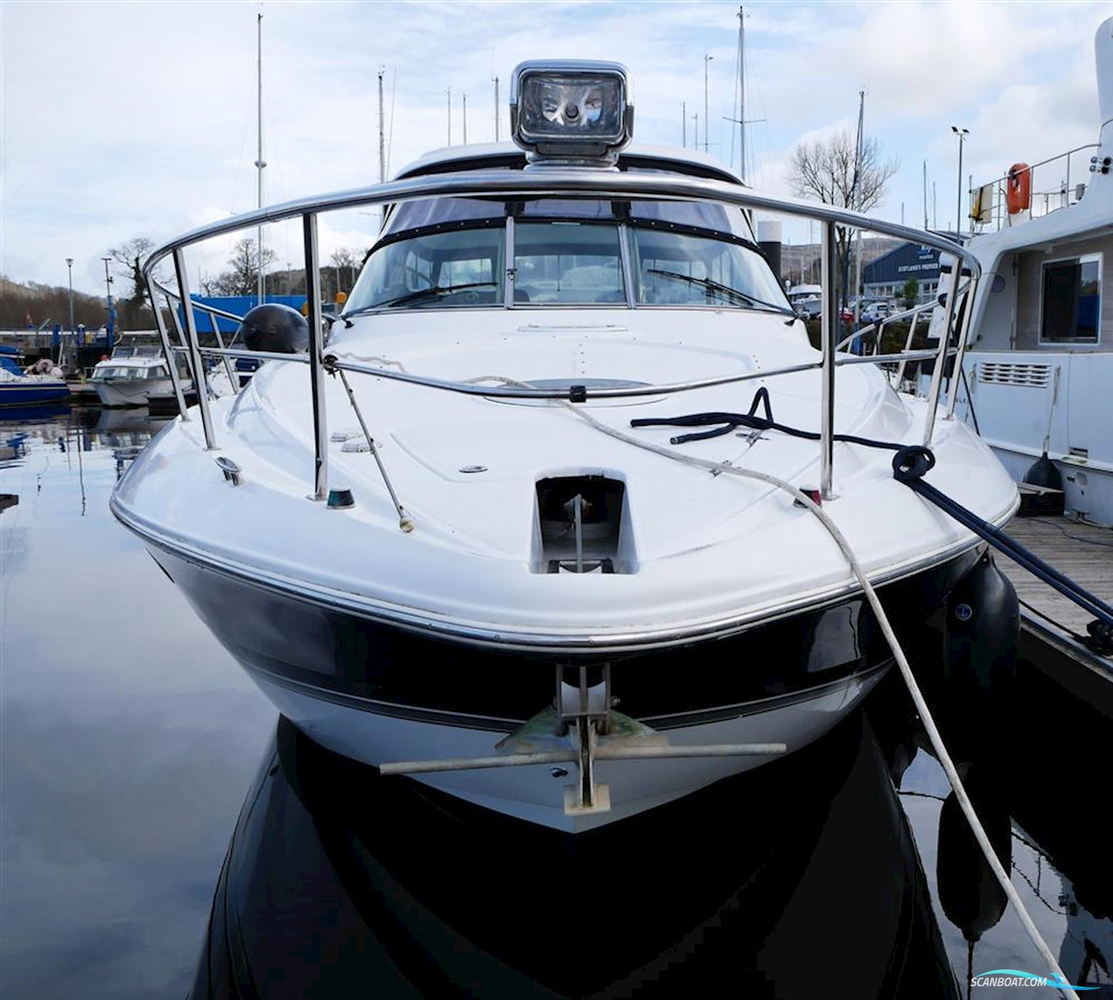 Cruisers Yachts 420 Express