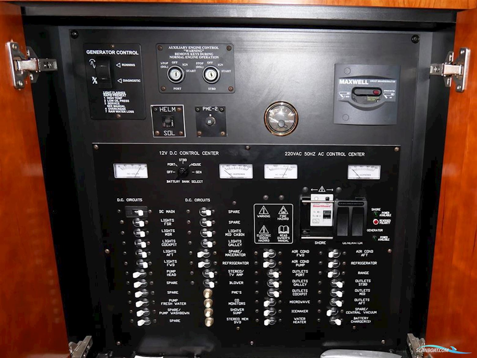 Cruisers Yachts 420 Express