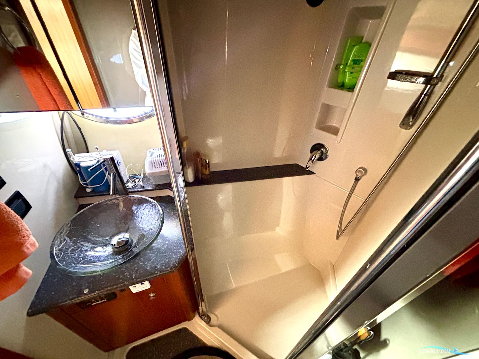 Cruisers Yachts 447 Sport Sedan