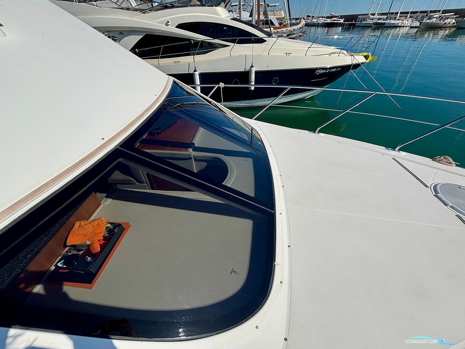 Cruisers Yachts 447 Sport Sedan