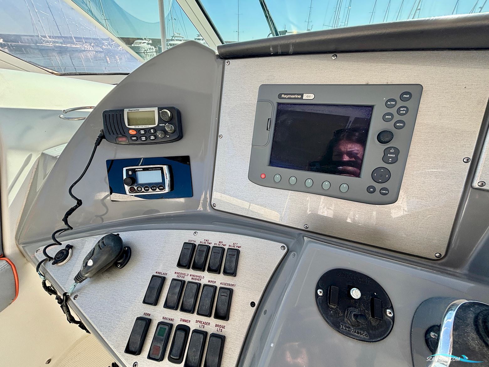 Cruisers Yachts 447 Sport Sedan