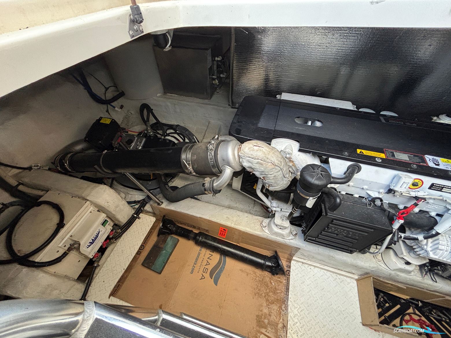 Cruisers Yachts 447 Sport Sedan