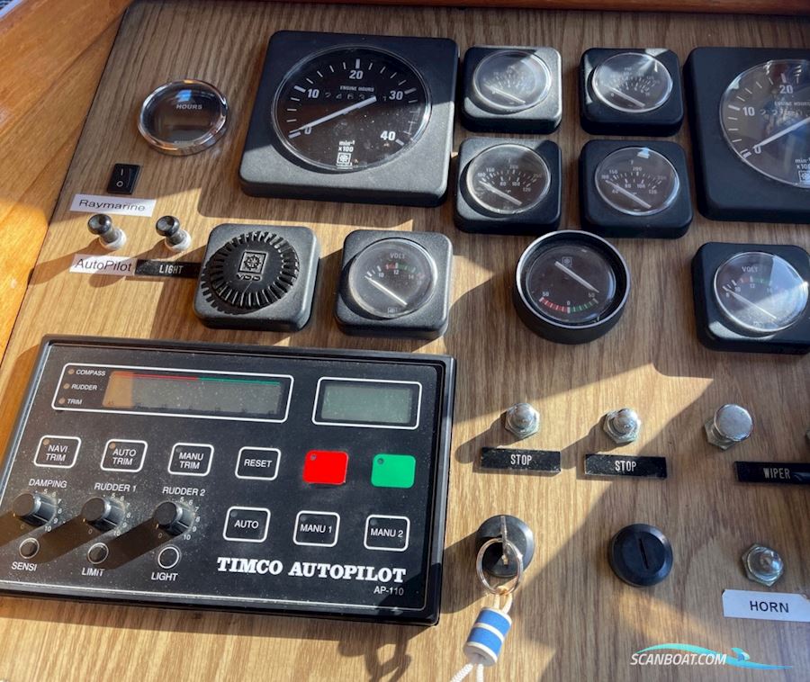 CT 35 Sun Deck Trawler