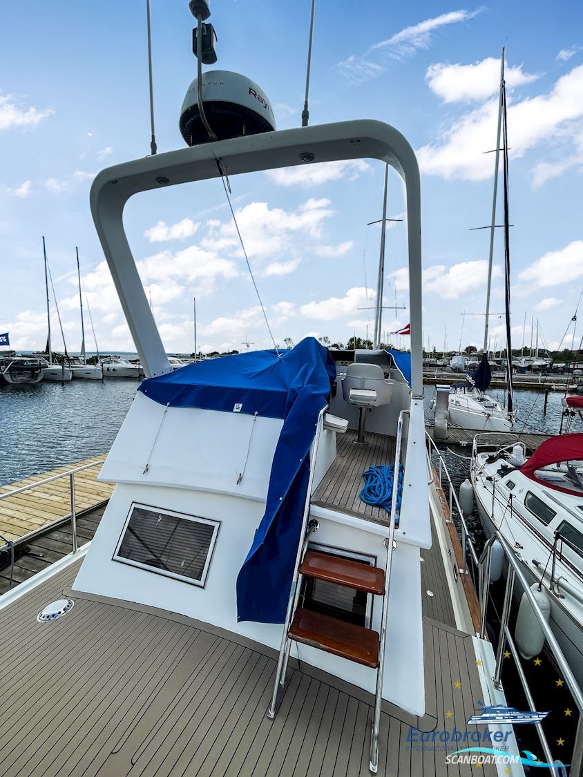 CT 35 Sun Deck Trawler