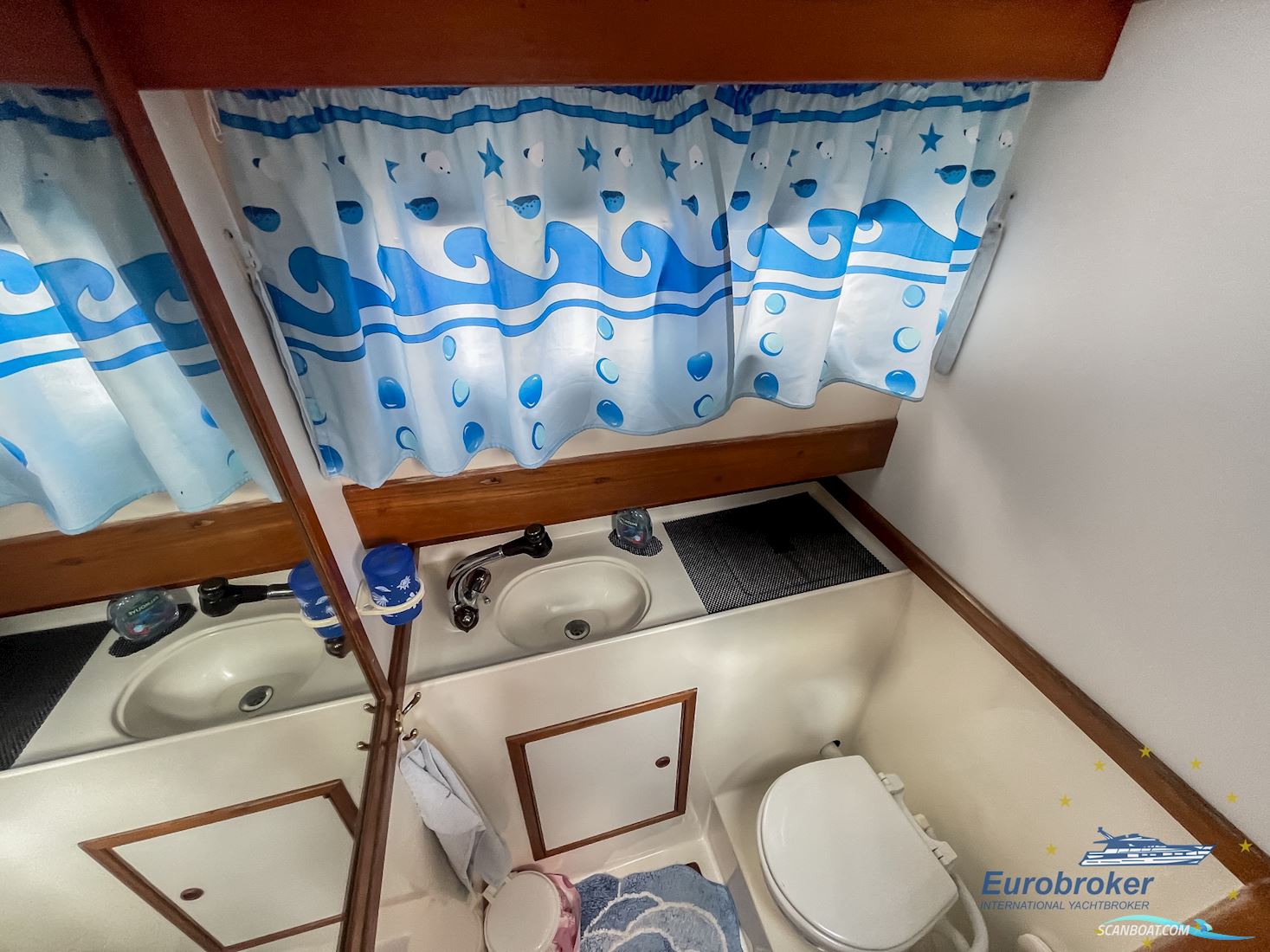 CT 35 Sun Deck Trawler