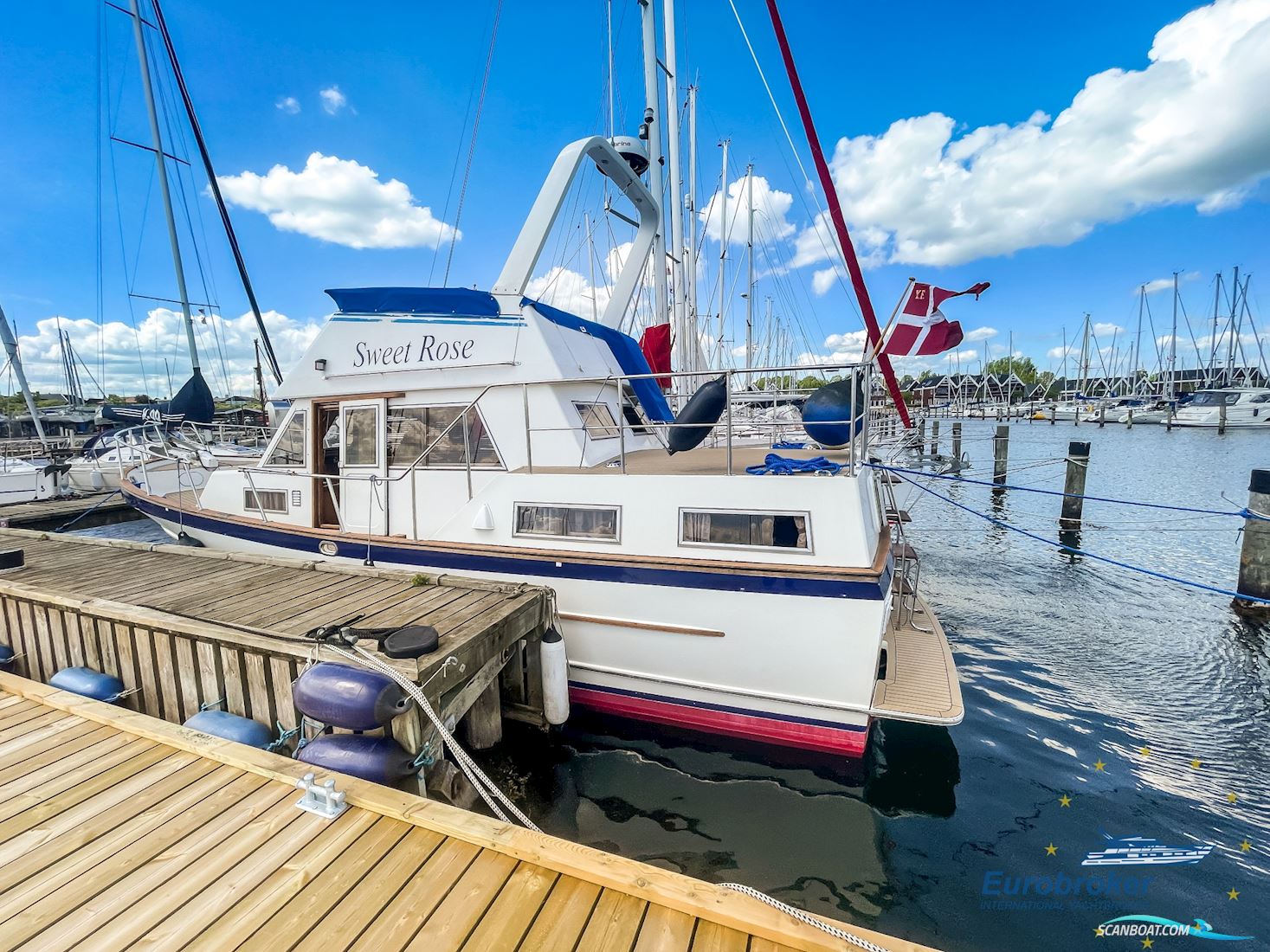 CT 35 Sun Deck Trawler