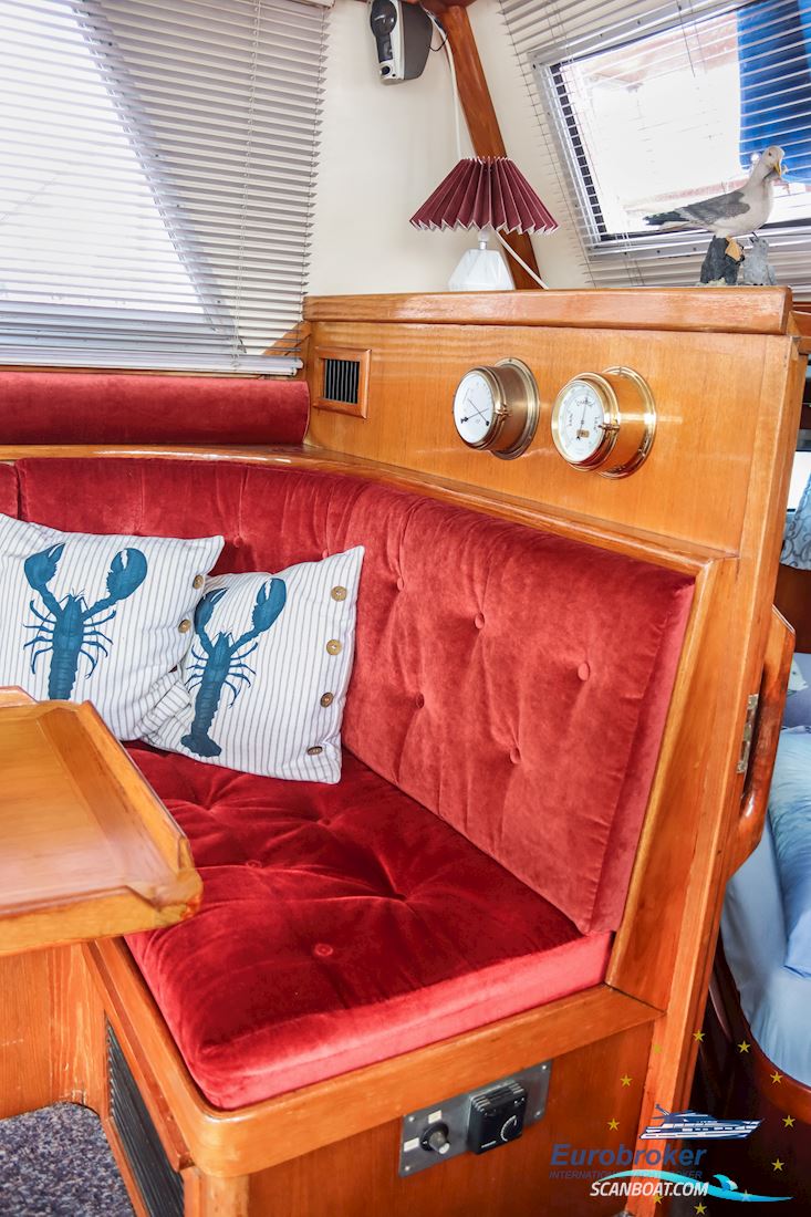 CT 35 Sun Deck Trawler