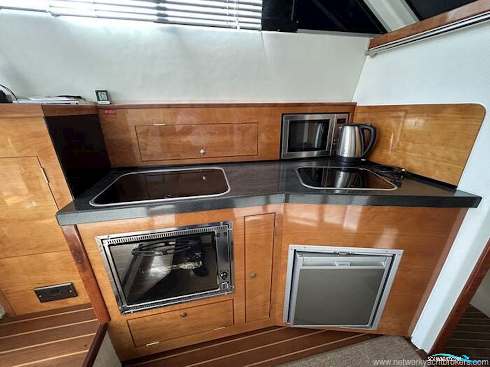 Custom Built Blackwater Motor Yachts 36 Flybridge
