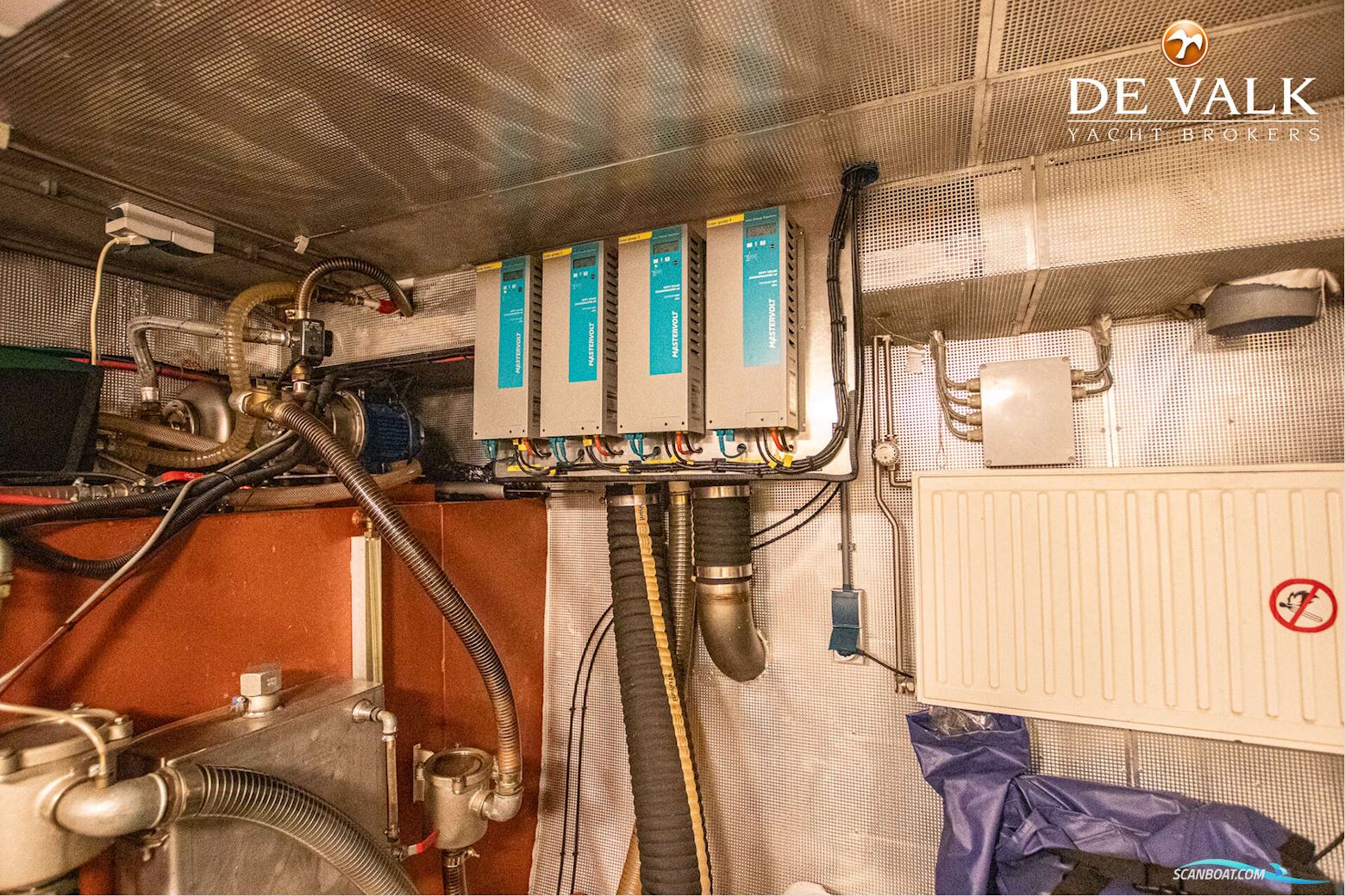 Custom Built Live Aboard 1800