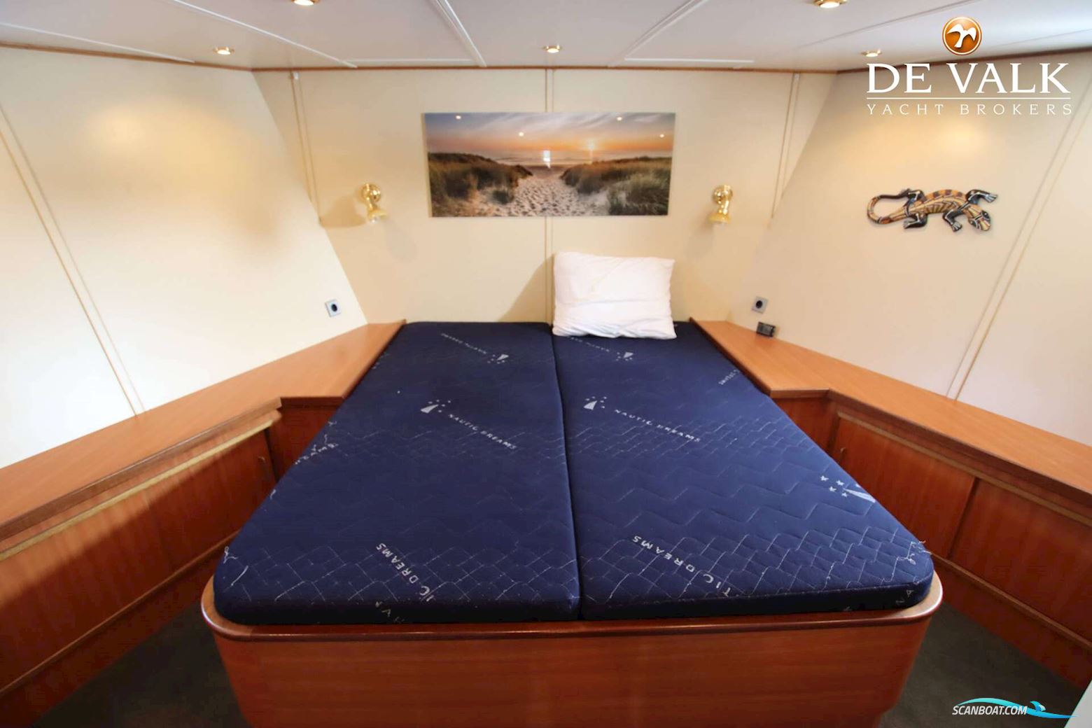 CUSTOM Explorer Trawler 1800
