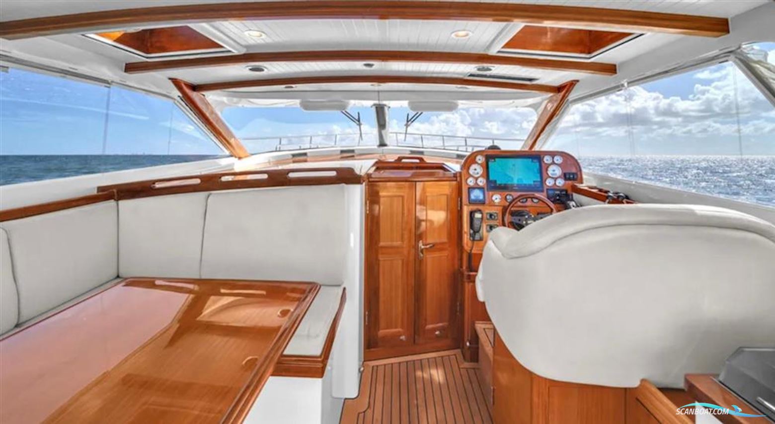 CUSTOM Gentlemans Motor Yacht