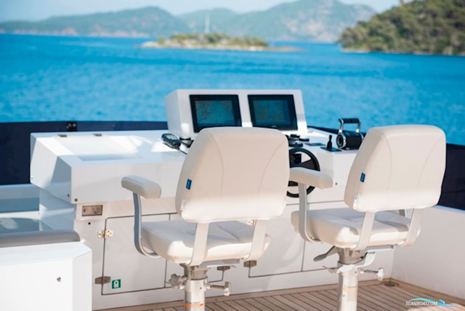 Custom Line Arkin Pruva