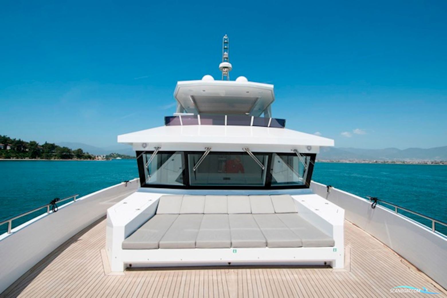 Custom Line Arkin Pruva