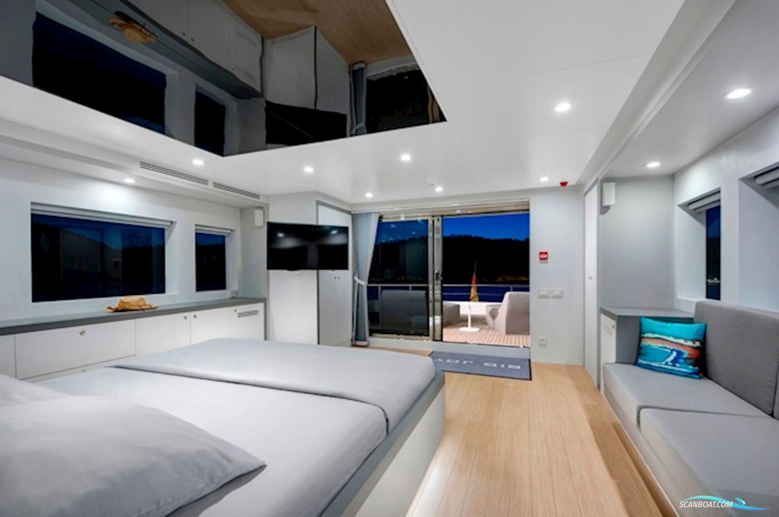 Custom Line Arkin Pruva