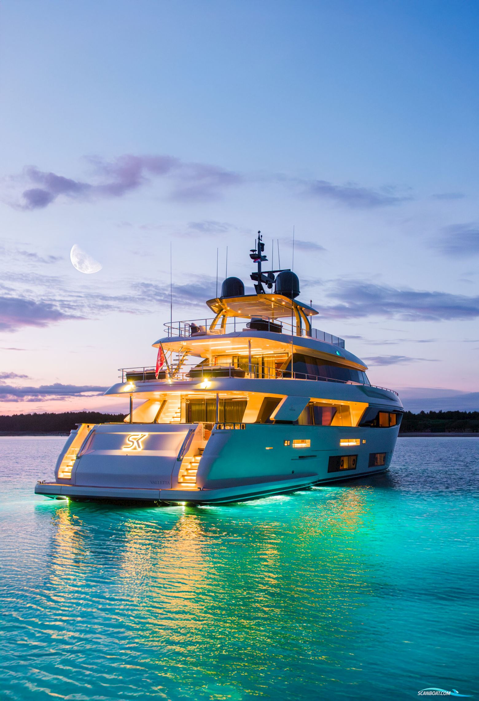 Custom Line Navetta 33