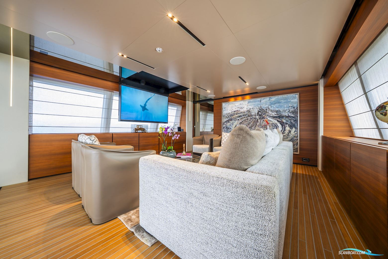 Custom Line Navetta 33