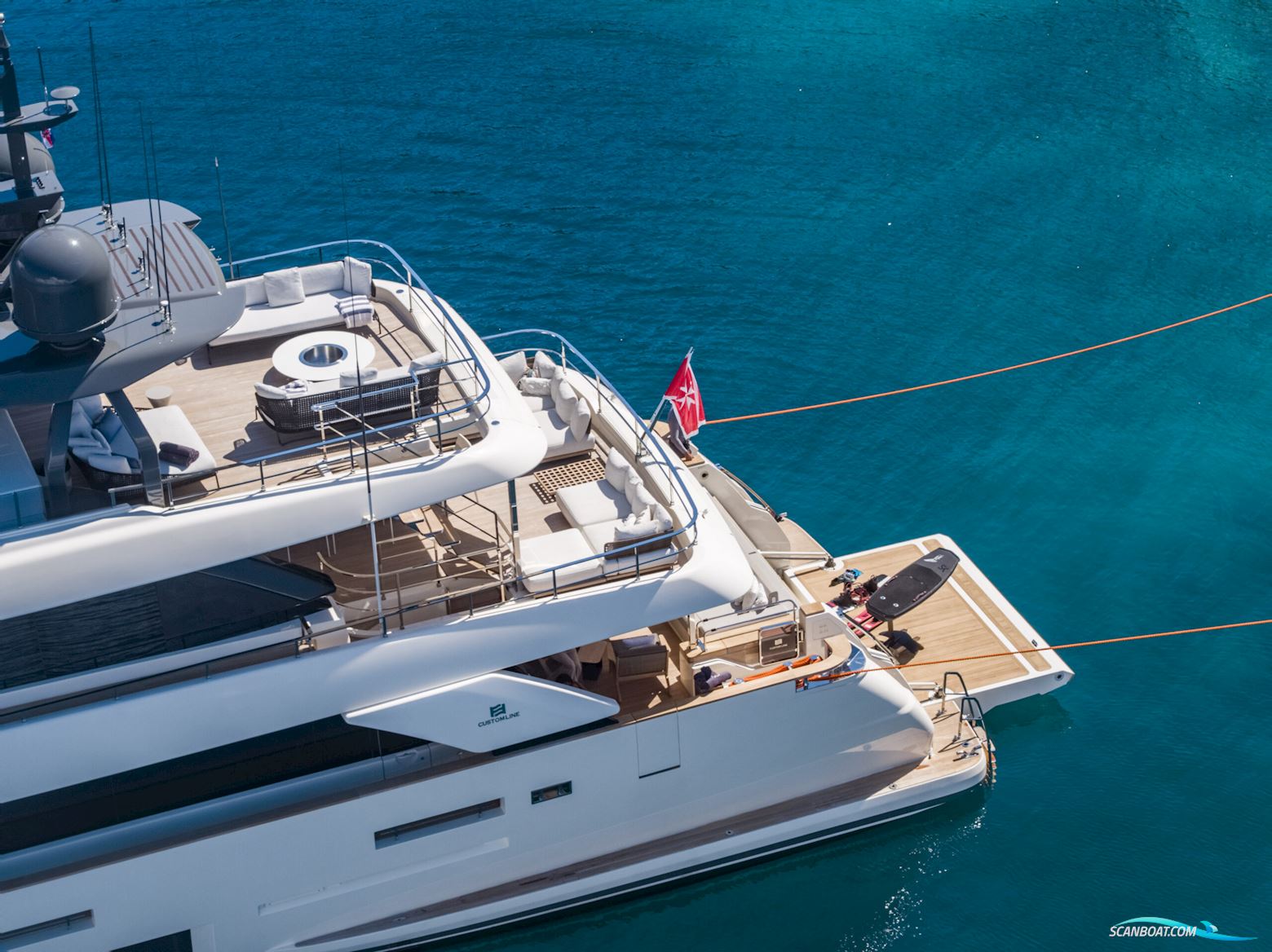 Custom Line Navetta 33