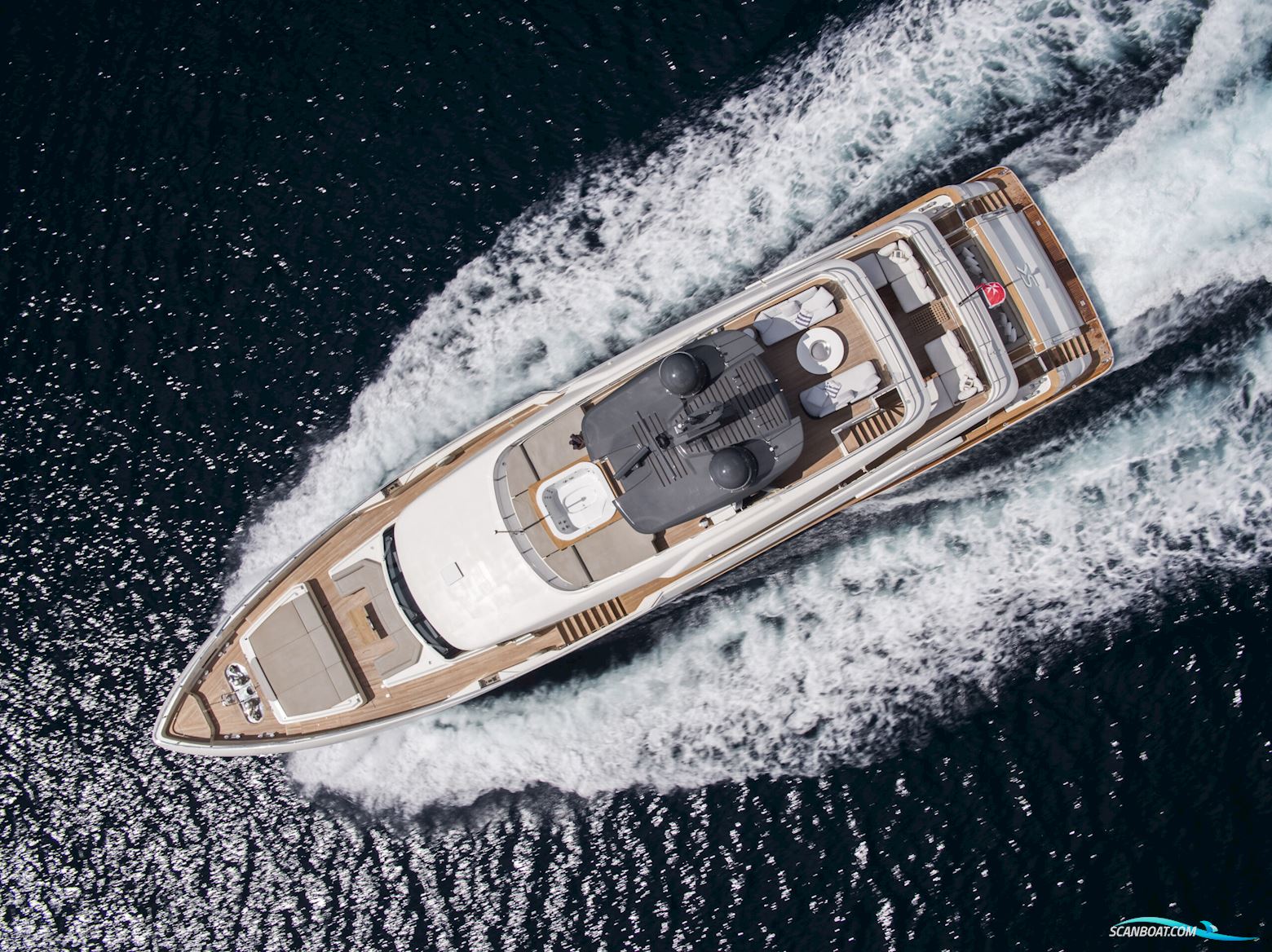 Custom Line Navetta 33