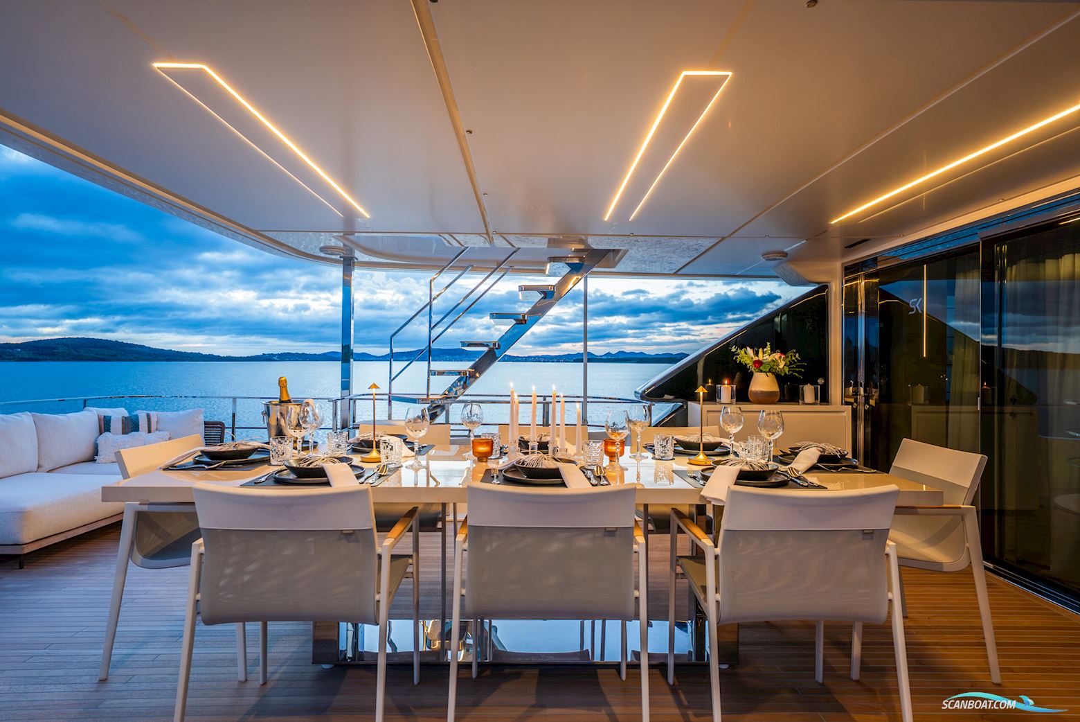 Custom Line Navetta 33