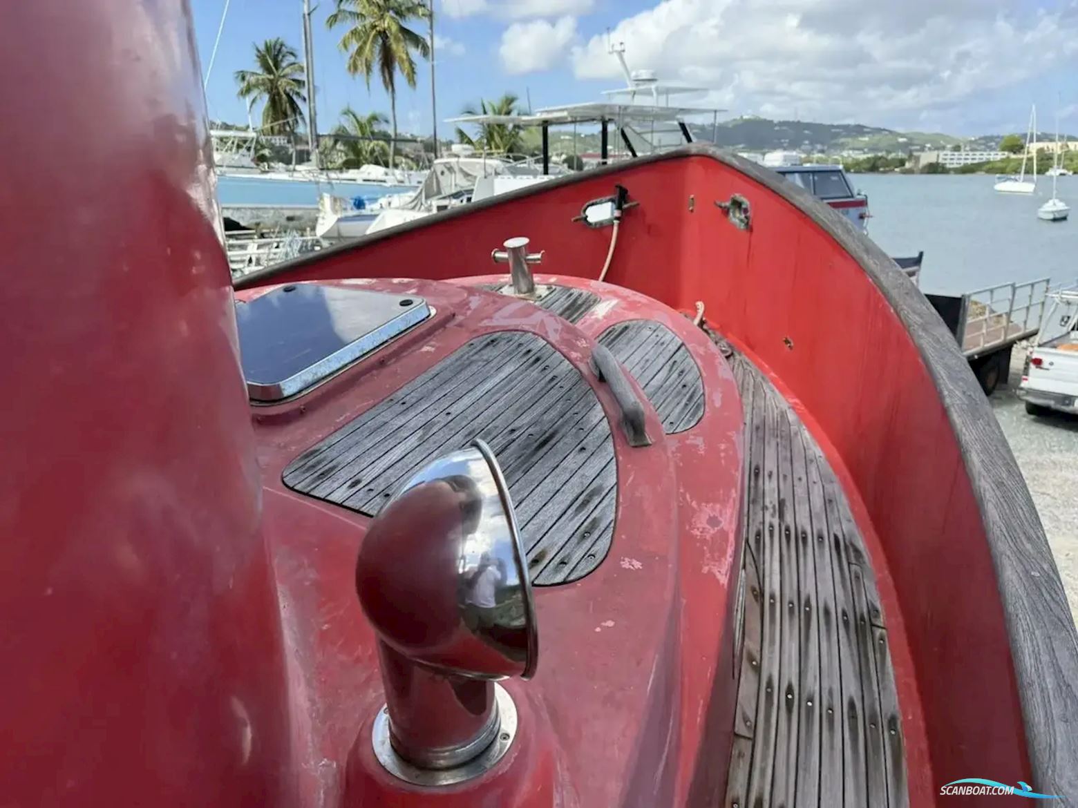 Custom Lord Nelson Victory Tug 37