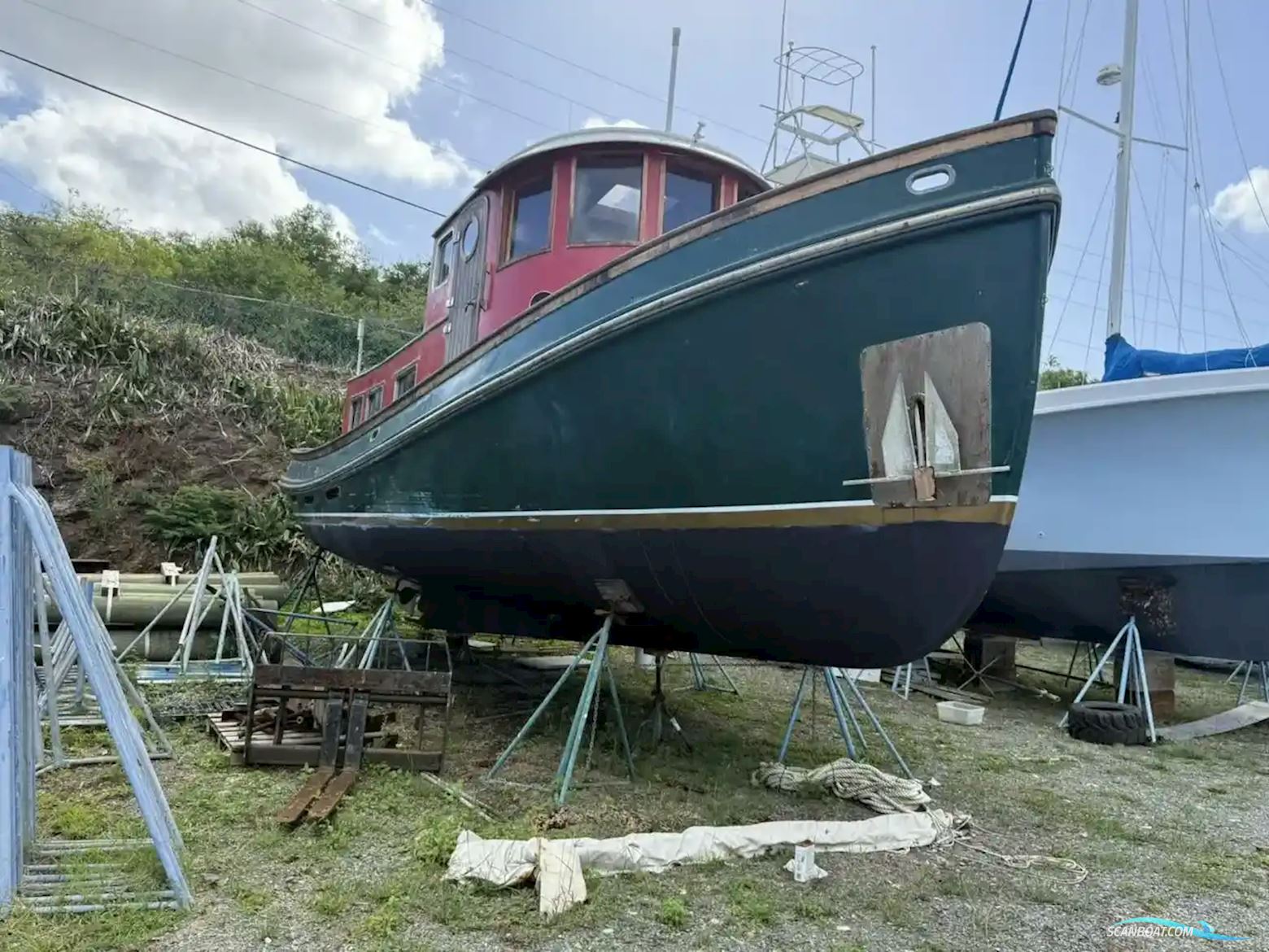 Custom Lord Nelson Victory Tug 37