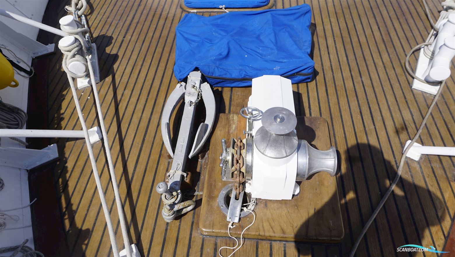 Dagless Fleur de Lys 56' Fleur de Lys Continental