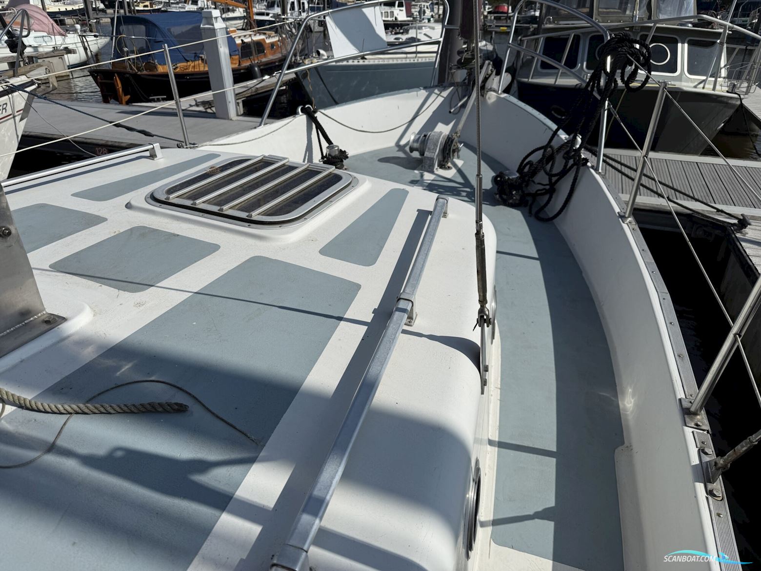 Dart Motorsailor 30